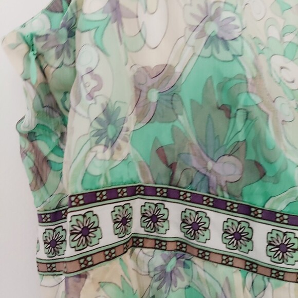 ECI Green Silk Tank Top Size 10 Sleeveless Blouse Flowy V-Neck - Picture 12 of 12